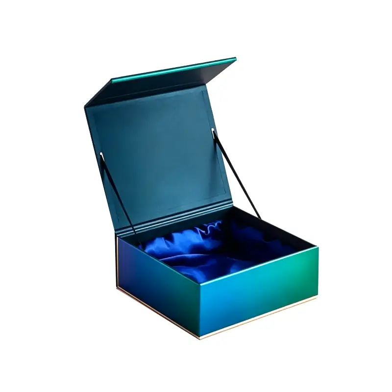 Gradient magnetic box with blue silk lining