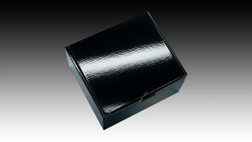 scatola con rivestimento lucido